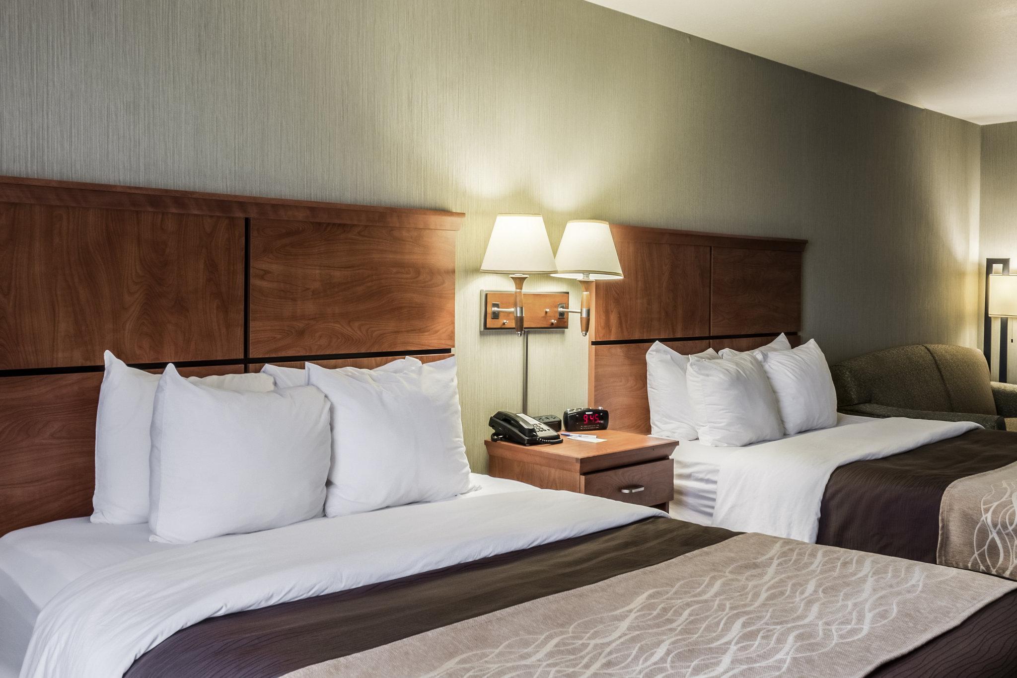 Comfort Inn & Suites Mitchell I-90 Екстериор снимка